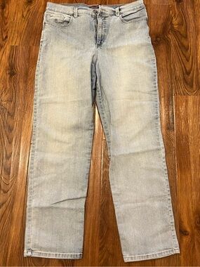 Gloria Vanderbilt Women's Straight Jeans in Light Blue